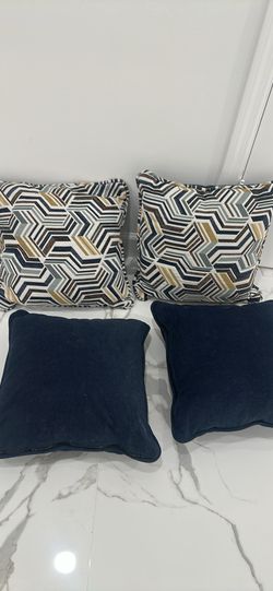 4 Pillows