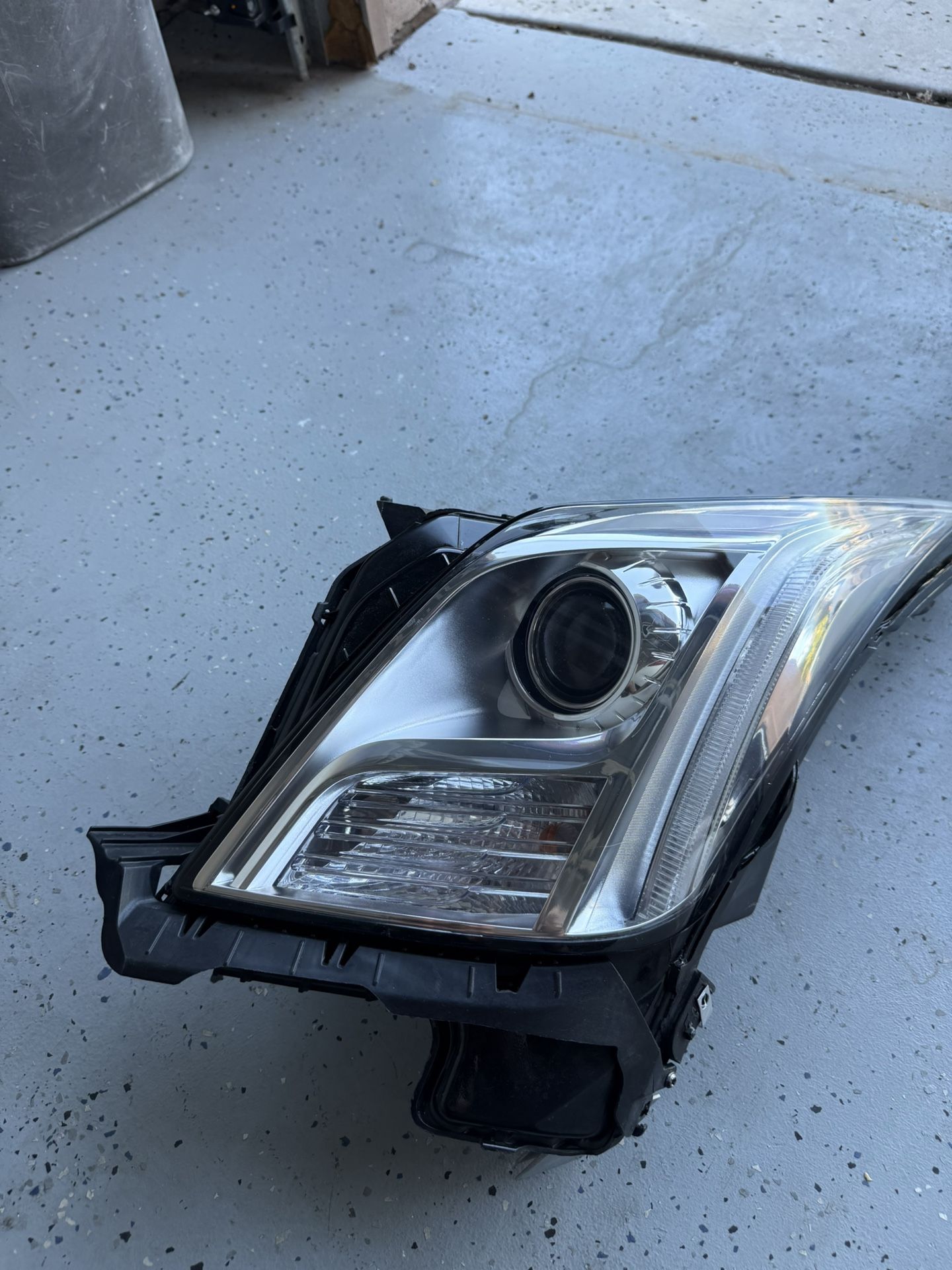 XTS Headlight