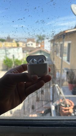 Apple AirPods with Charging Case