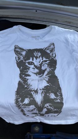 Lucky 777 White Cat Graphic T-Shirt