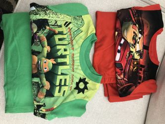 Two pair of boys pjs sz4