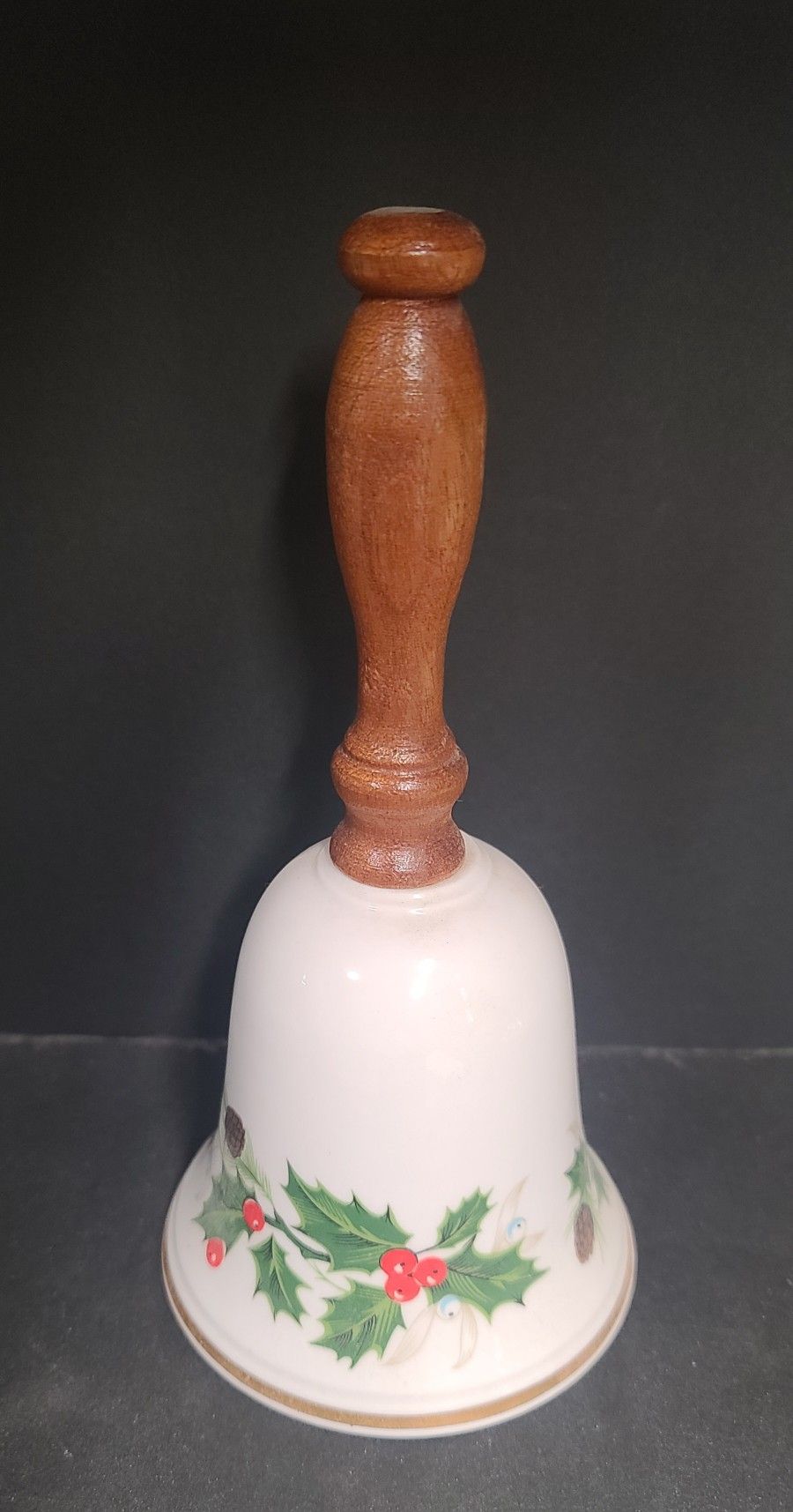 Beautiful Vintage Noel Holly Bell By Royal Grafton With Wooden Handle