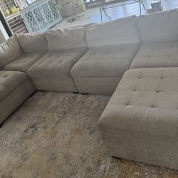 Thomasville Tisdale Modular Sectional 6-piece Beige with Storage Ottoman