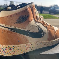 Jordan 1 Mid 