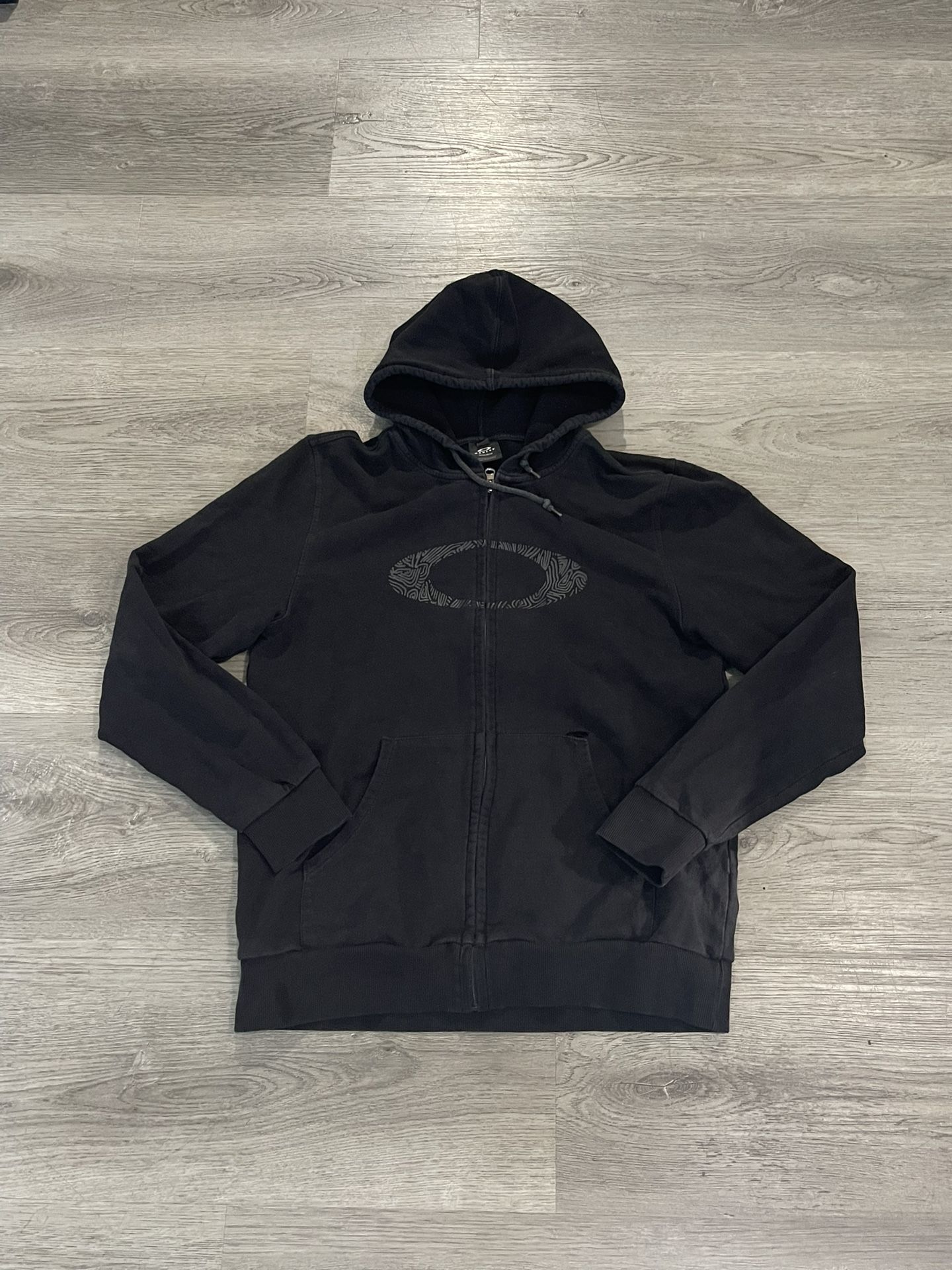 2000s Oakley men's black graphic zip up hoodie