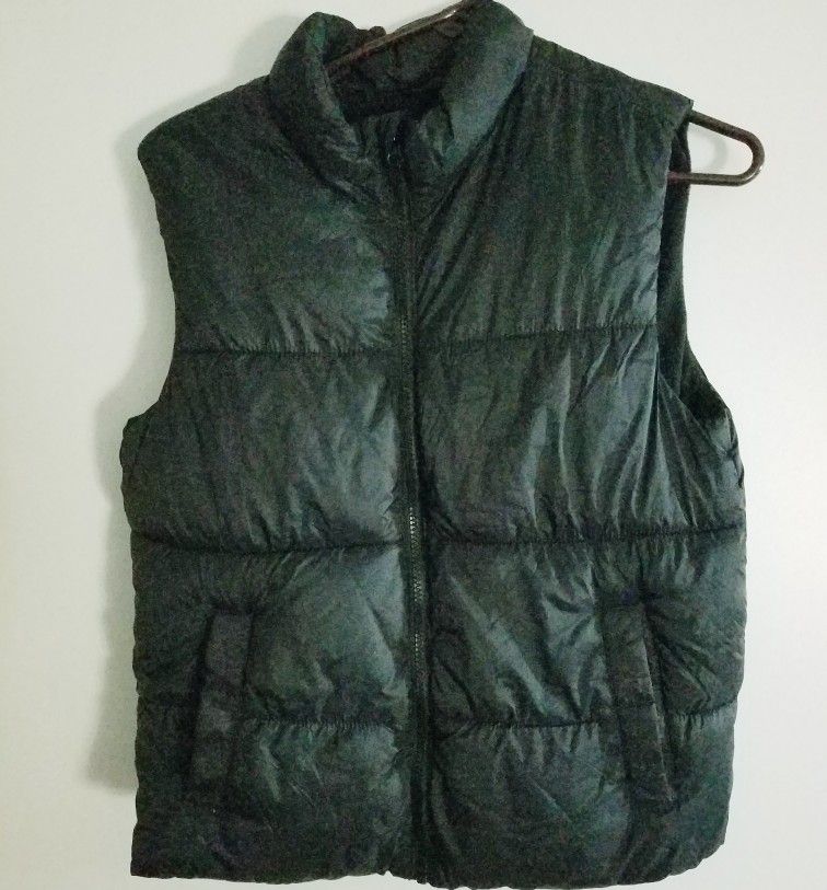 OLD NAVY PUFF VEST