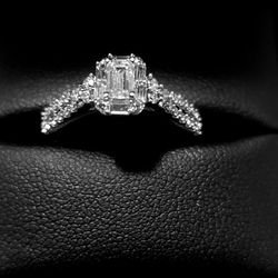Beautiful Engagement Ring for sale