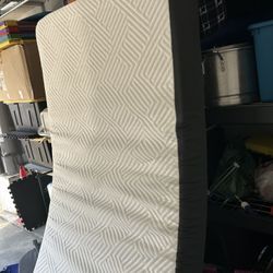 Mattress / An Medal Bed Frame 