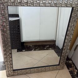 2 Mirrors