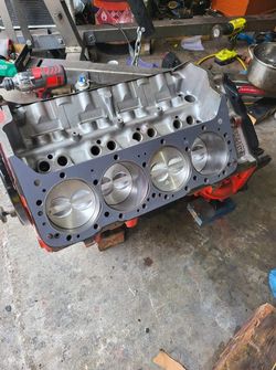 5.7 hemi engine prepared new complete and ready for boat volvo penta