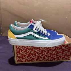 Yacht Club Vans 