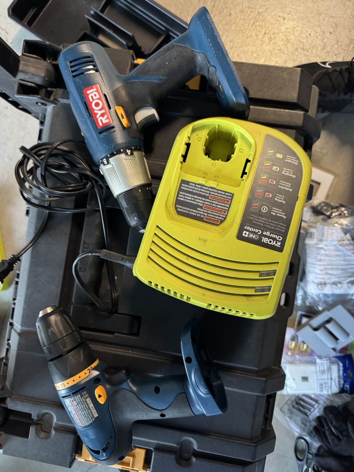RYOBI DRILL