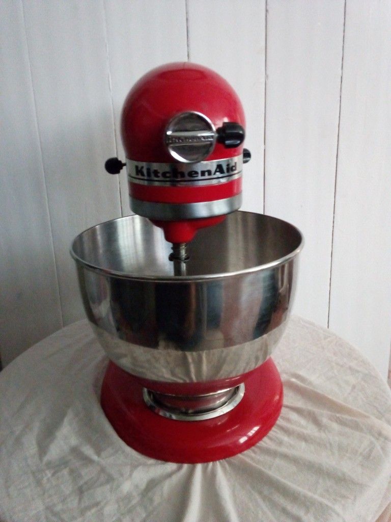 Kitchen Aid Ultra Power 4-1/2 Quart Stand Mixer Red