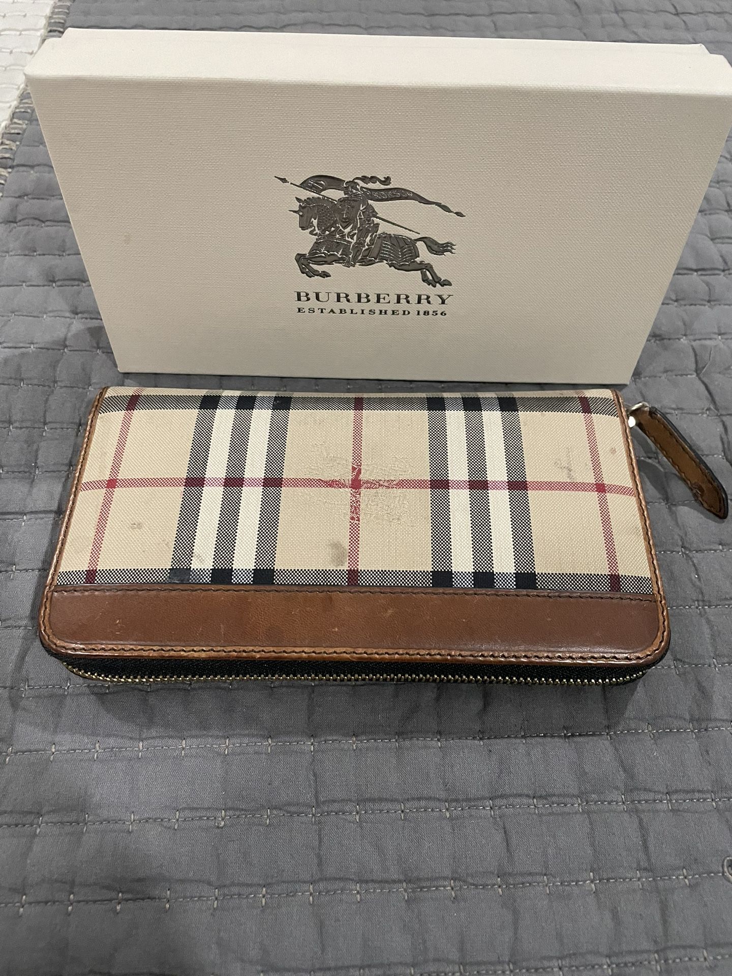 Women’s Burberry Wallet