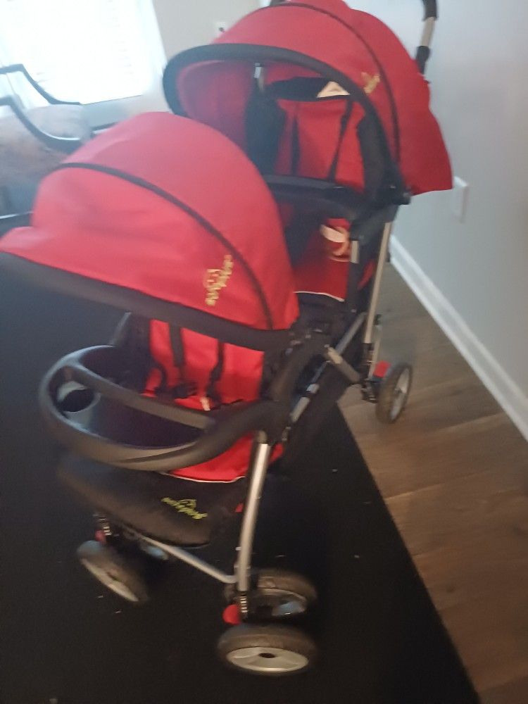DOUBLE STROLLER SAFE PLUS GREAT CONDITION