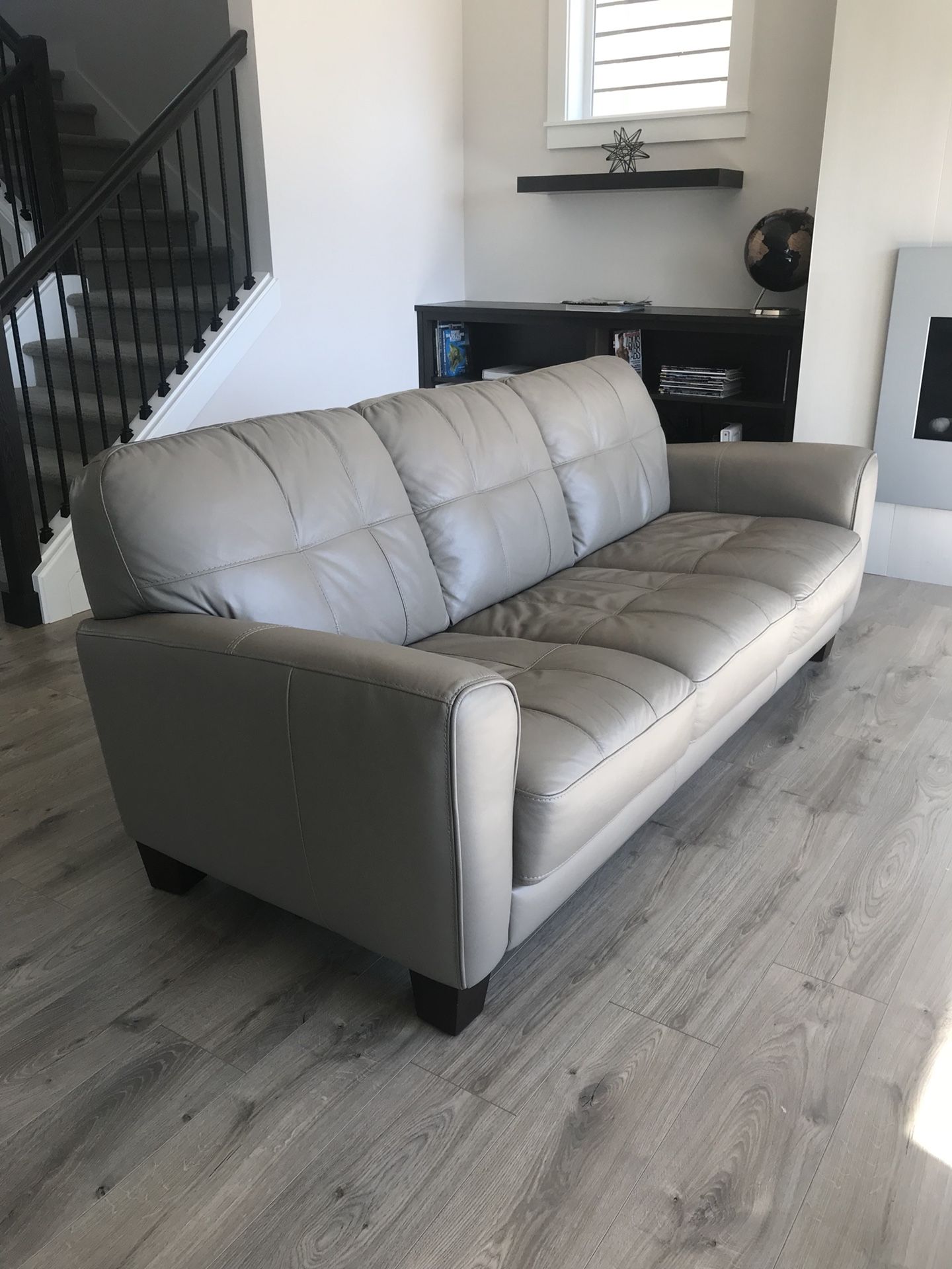 Kaleb 84 tufted leather sofa outlet