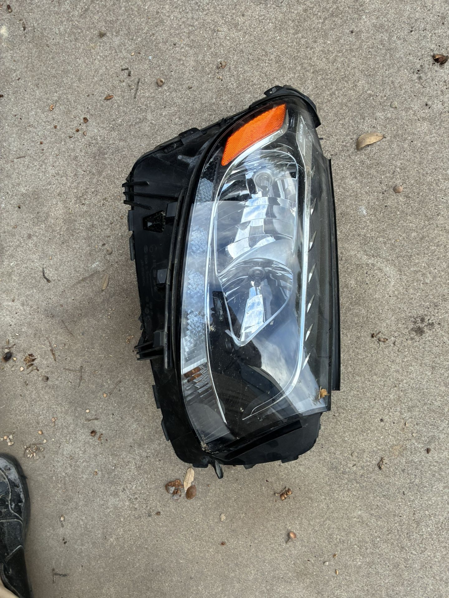 Mercedes-Benz GLC-Class Genuine Right Halogen Headlight NEW GLC300 NEW 2016-up