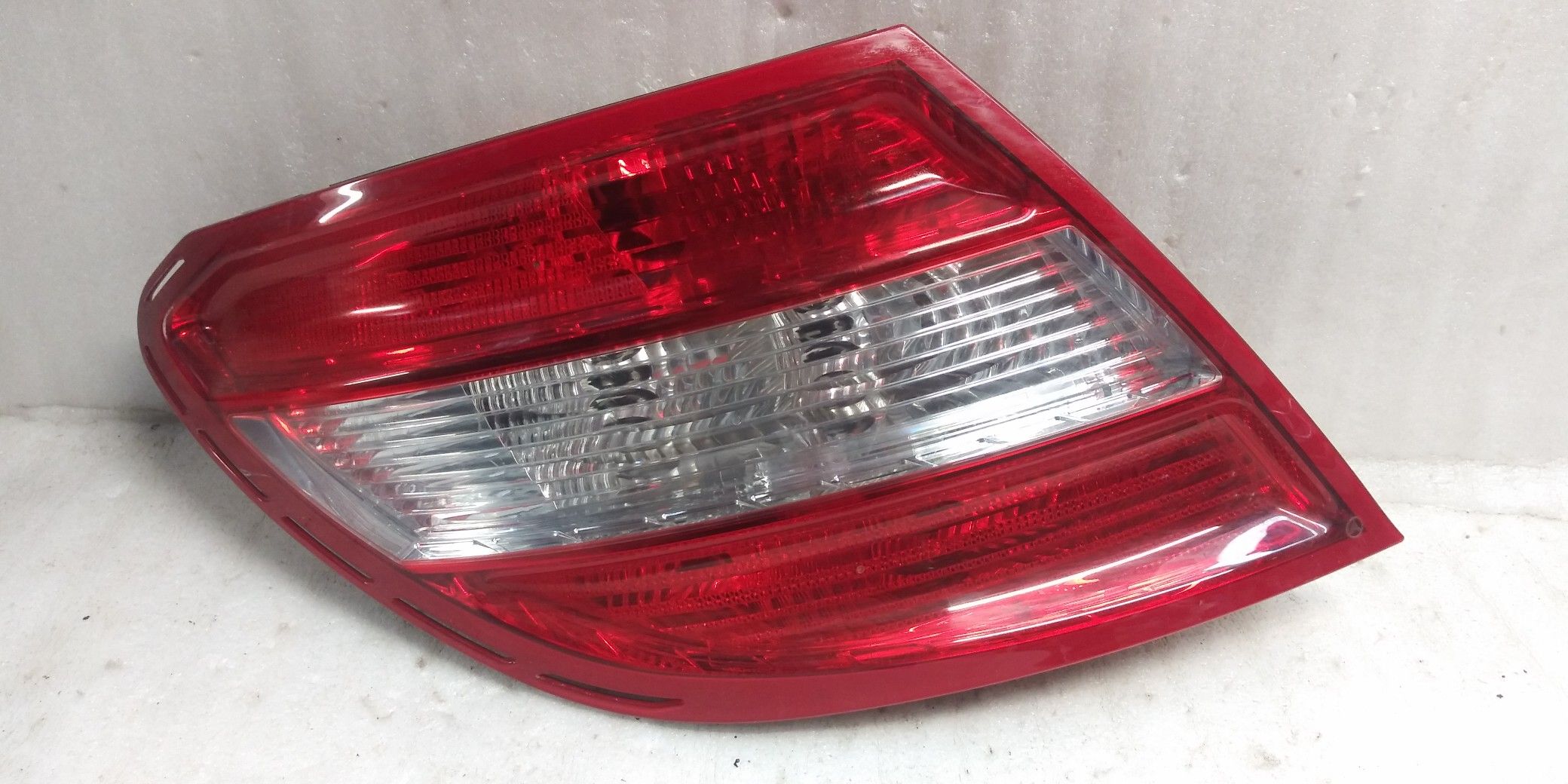2008 - 2011 Mercedes C class tail light