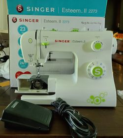 Singer Esteem II Sewing Machine