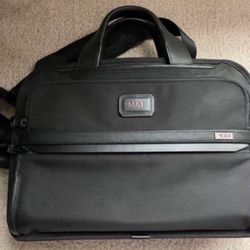 Tumi Alpha 2 Organizer Brief Laptop Bag 