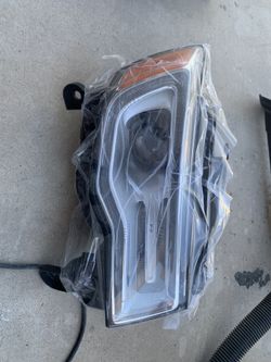 Jeep Grand Cherokee Headlight 