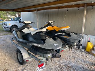 TWO SEADOO SPARK 2UP