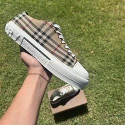 Burberry shoes