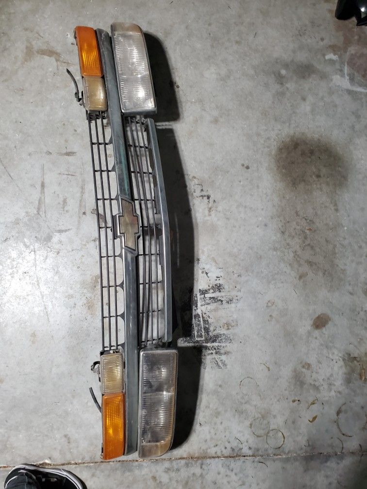 Chevy S10 Grill And Lights
