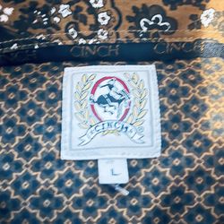 Men’s Cinch dress shirt.