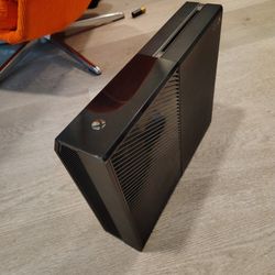  Xbox   / 2015  / Model 1540