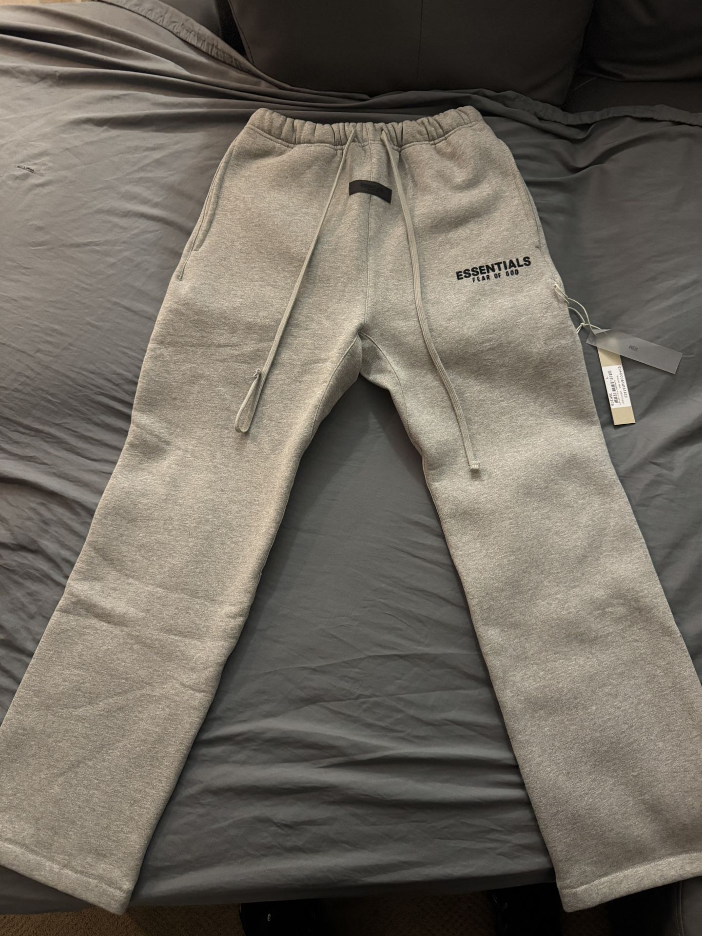 Un Cuffed Essentials Sweatpants