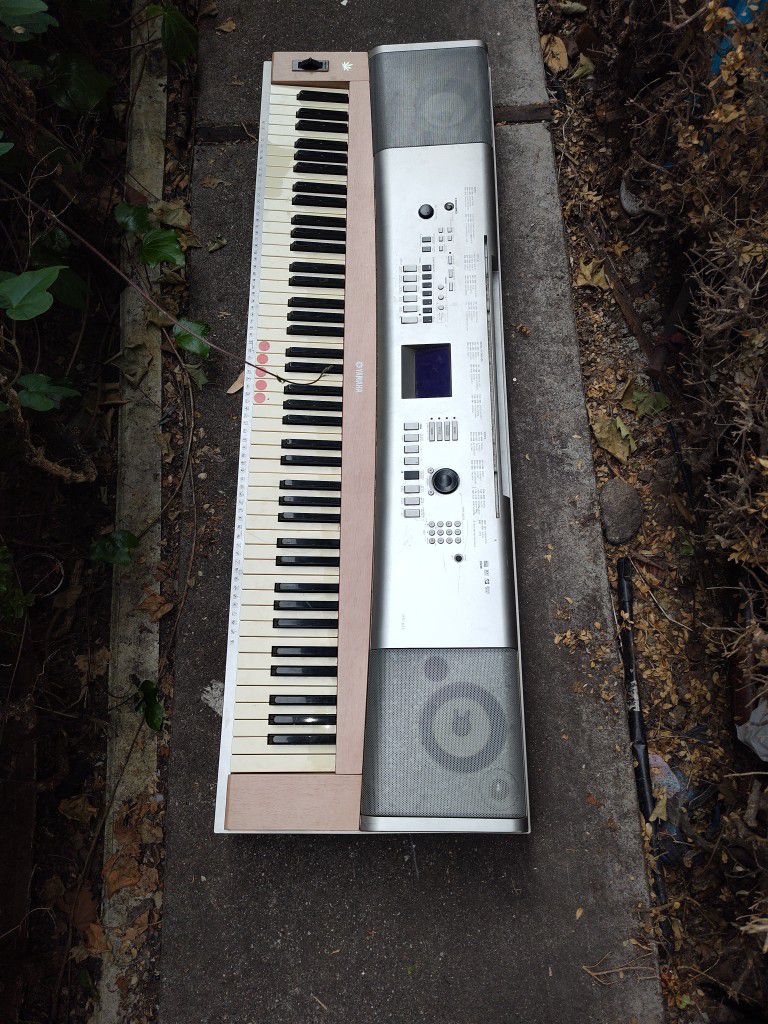 Yamaha Portable Piano 