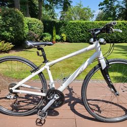 Cannondale Quick 4 Hybrid/Commuter Sz Small - Excellent Condition