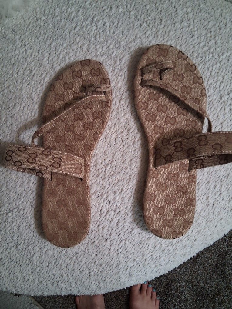 Nwot Gucci Sandals Sz 42