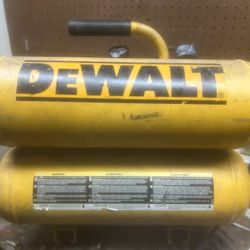 Dewalt Air compressor 4 Gallons 