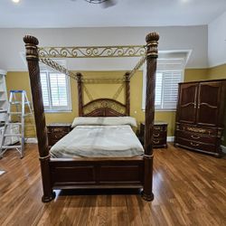 Antique Bedroom Canopy Set (Queen)