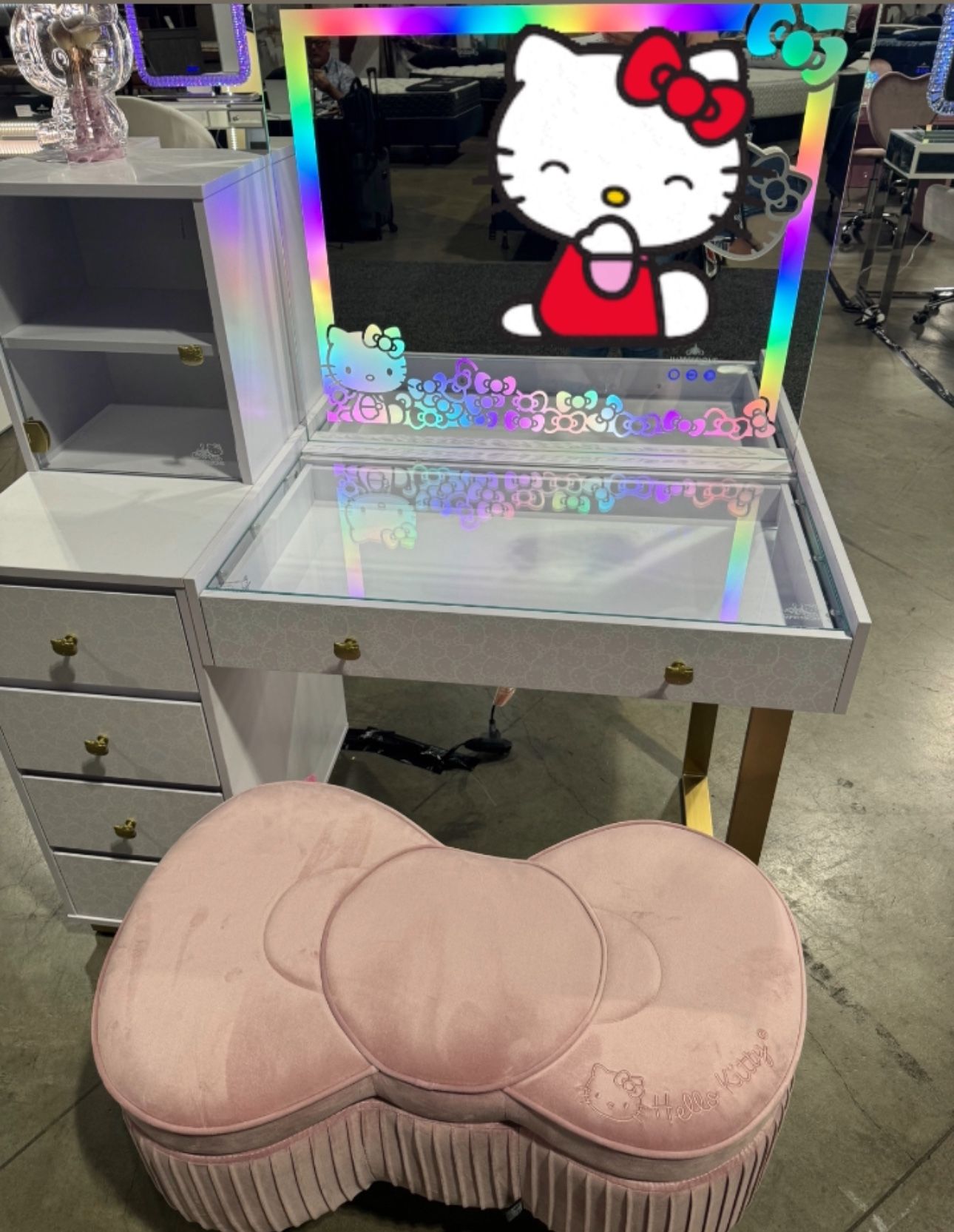 Hello Kitty Vanity Set With Bow Chair