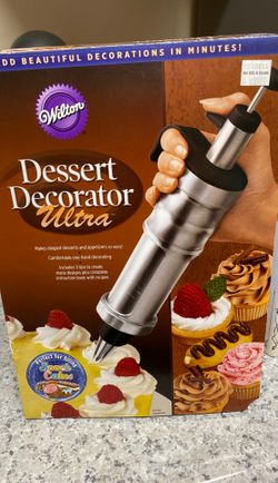 Wilton dessert decorator