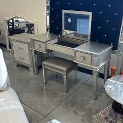 LONNIX VANITY W STOOL AND SIDE TABLE 