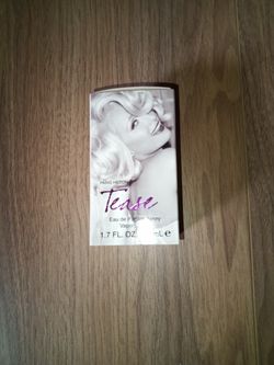 Paris Hilton Perfume Spray