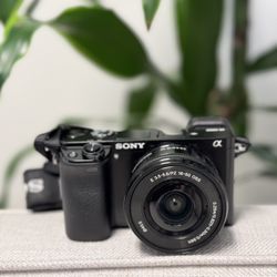 Sony A6000 With 16-50mm Lens