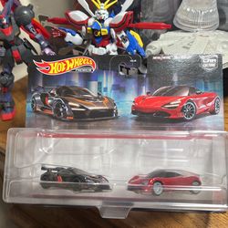 Hot Wheels Car Culture Premium 2 Pack McLaren, McLaren 720S