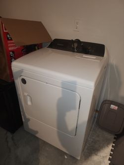 Whirlpool Electric Dryer.
GOOD CONDITION AND NEGOTIABLE
