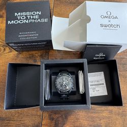 Swatch x Omega Bioceramic Moonswatch Mission To Moonphase Snoopy Black