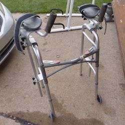 Walker With  Arm/hand Grip