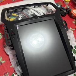 12.1 inch Carplay Radio for Explorer 