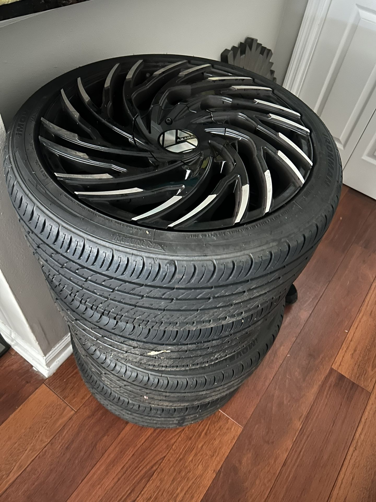 225/40ZR18 Azara Rims &tires