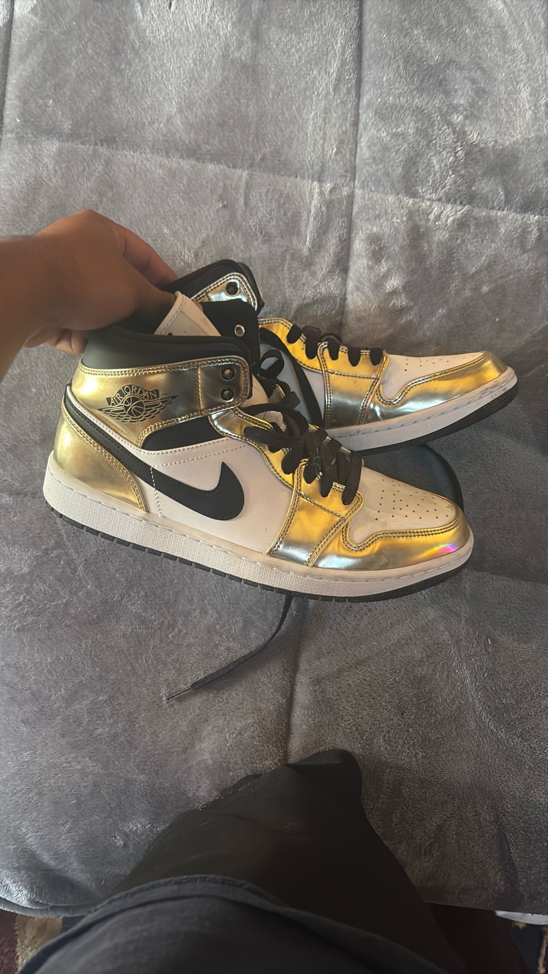 Jordan 1 Mid Size 9.5 Men