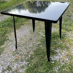 Metal table