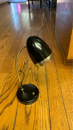 RETRO STYLE TABLE LAMP